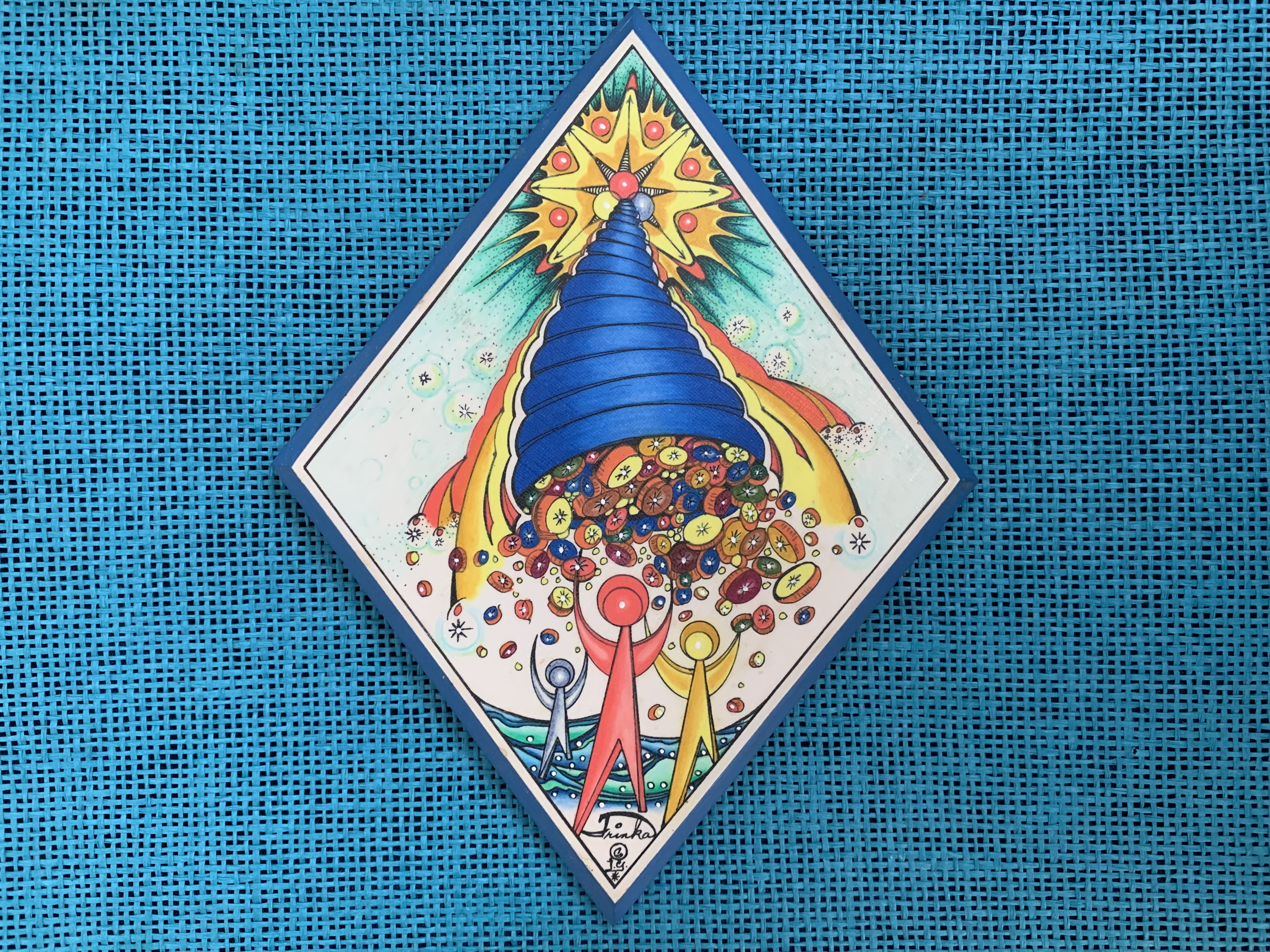 Illustration colorée d’une corne d’abondance débordant de symboles lumineux et figures humaines célébrant la prospérité, sur fond bleu aqua